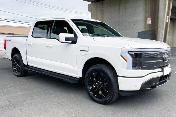 2022 Ford F-150 Lightning Lariat - Image 100