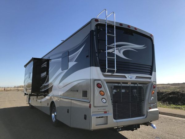 2017 Fleetwood Pace Arrow LXE 38B - Image 13