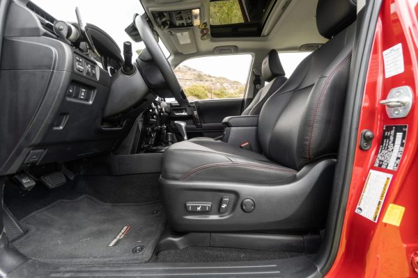 2020 Toyota 4Runner Overland - Image 32