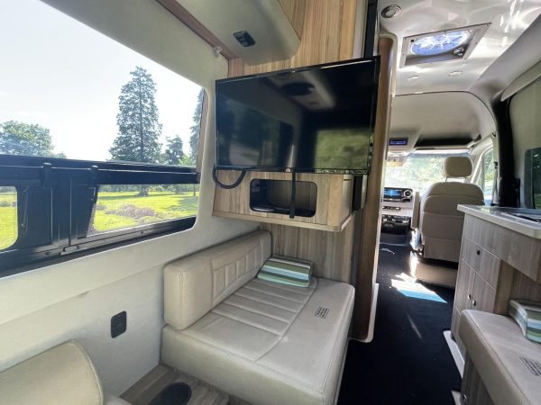 2020 Airstream Interstate 19 Tommy Bahama Edition 4x4 - Image 130