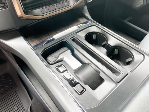 2022 Ford F-150 Lightning Lariat - Image 30