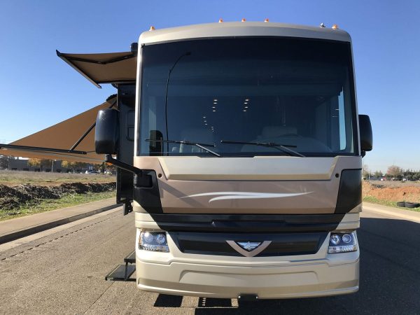 2017 Fleetwood Pace Arrow LXE 38B - Image 15