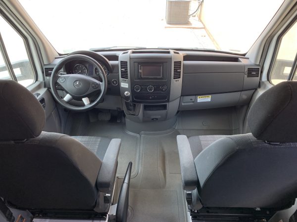 2020 Winnebago VITA 24P - Image 6