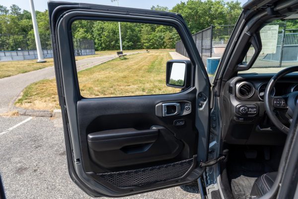2020 Jeep Gladiator Sport S - Image 27
