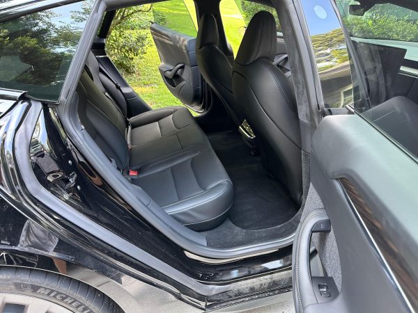 2022 Tesla Model S - Image 5