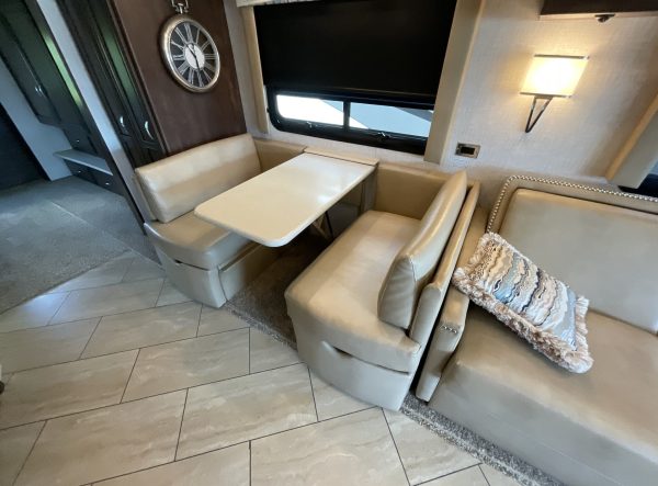 2020 Newmar Bay Star 3124 - Image 27