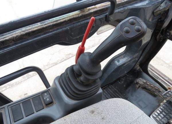 2018 John Deere 210G LC - Image 31