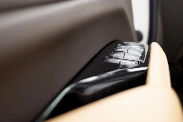 2021 Cadillac Escalade Premium Luxury - Image 34