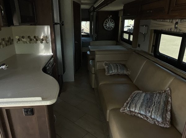 2020 Newmar Bay Star 3124 - Image 29