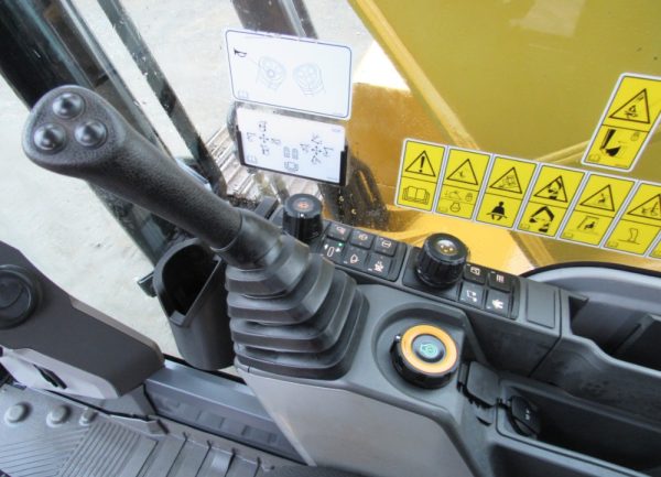 2018 Caterpillar 320GC - Image 6