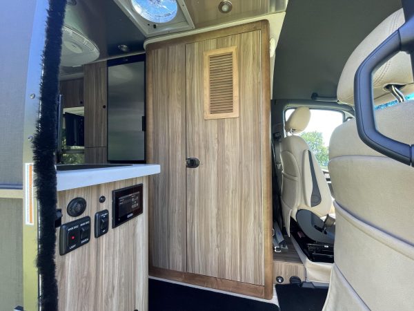2020 Airstream Interstate 19 Tommy Bahama Edition 4x4 - Image 190