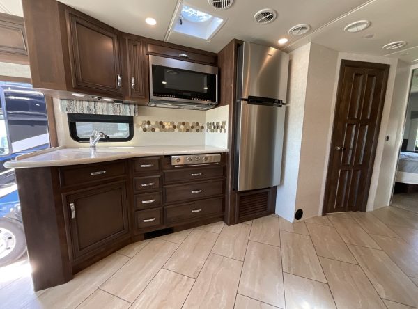 2020 Newmar Bay Star 3124 - Image 30