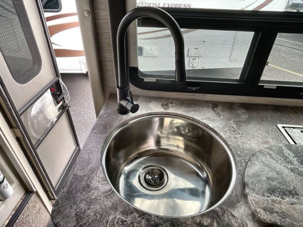 2022 Thor Motor Coach GEMINI 23TW - Image 20