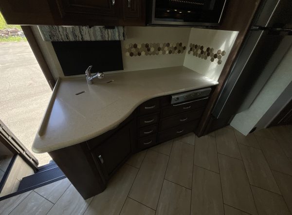 2020 Newmar Bay Star 3124 - Image 31