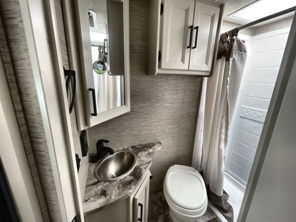 2022 Thor Motor Coach GEMINI 23TW - Image 21