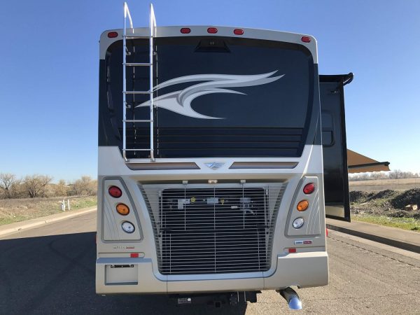 2017 Fleetwood Pace Arrow LXE 38B - Image 22