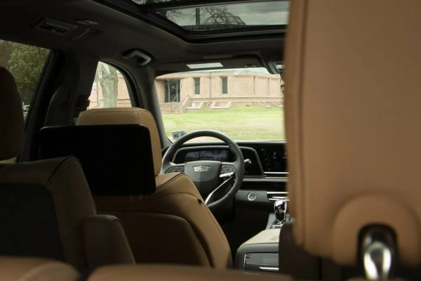 2021 Cadillac Escalade Premium Luxury - Image 4