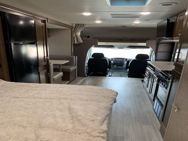 2020 Winnebago VITA 24P - Image 12