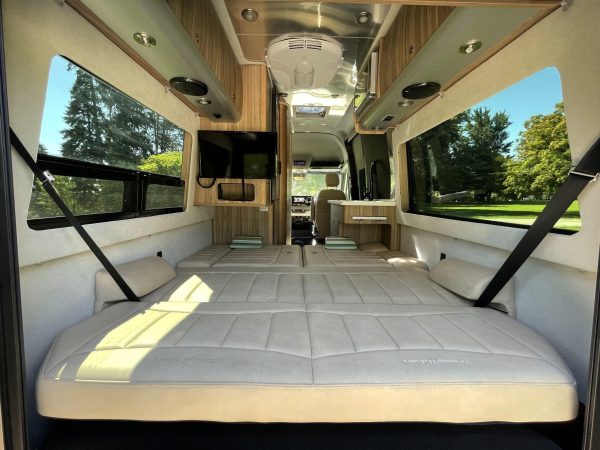 2020 Airstream Interstate 19 Tommy Bahama Edition 4x4 - Image 217