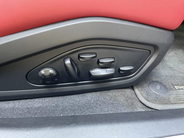 2020 Porsche Taycan Turbo - Image 18
