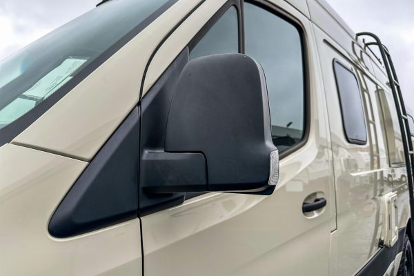 2020 Winnebago Revel 4x4 - Image 12