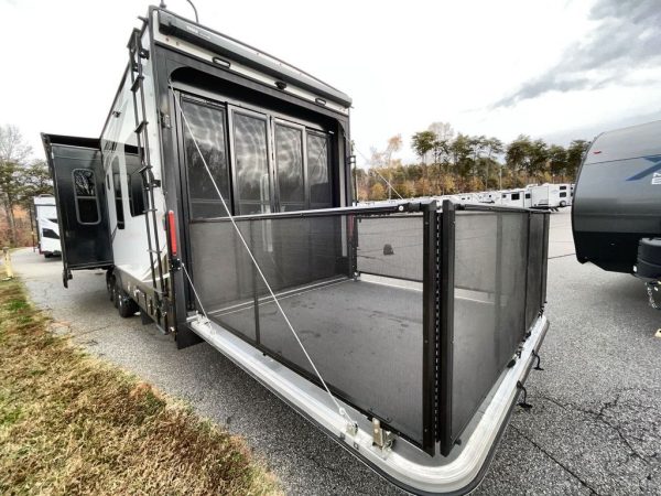 2021 Jayco Seismic 4113 - Image 17