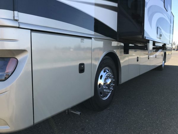 2017 Fleetwood Pace Arrow LXE 38B - Image 26