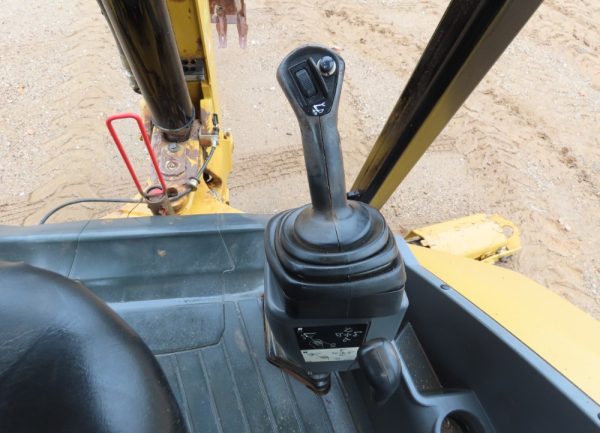 2018 Caterpillar 420F2 - Image 9