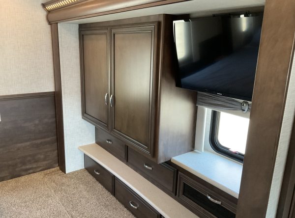 2020 Newmar Bay Star 3124 - Image 38