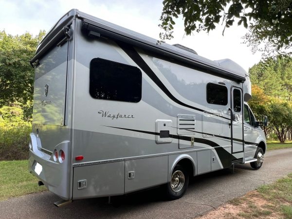 2020 Tiffin Wayfarer 25QW - Image 34