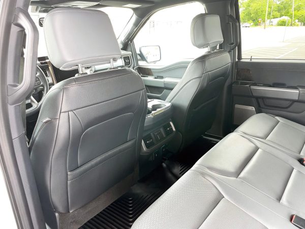 2022 Ford F-150 Lightning Lariat - Image 45
