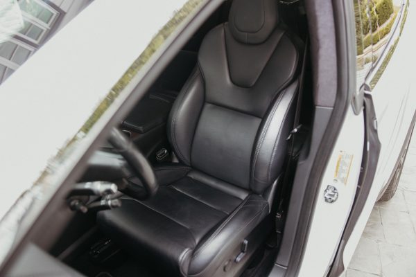2019 Tesla Model X 100D - Image 32