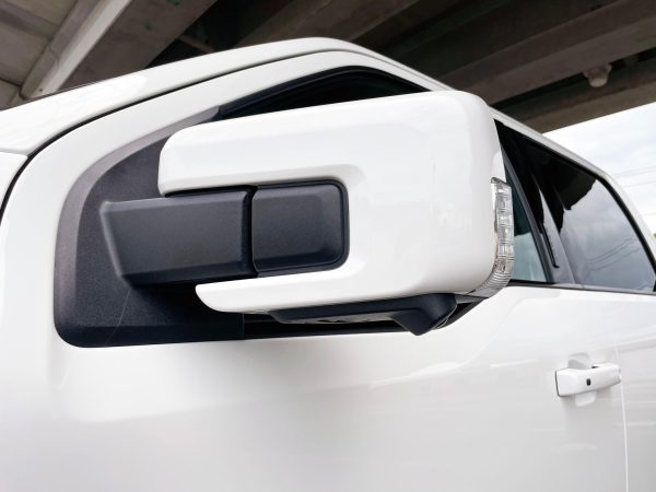 2022 Ford F-150 Lightning Lariat - Image 47