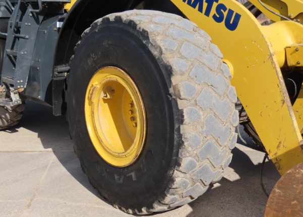 2019 Komatsu WA380-8 - Image 4