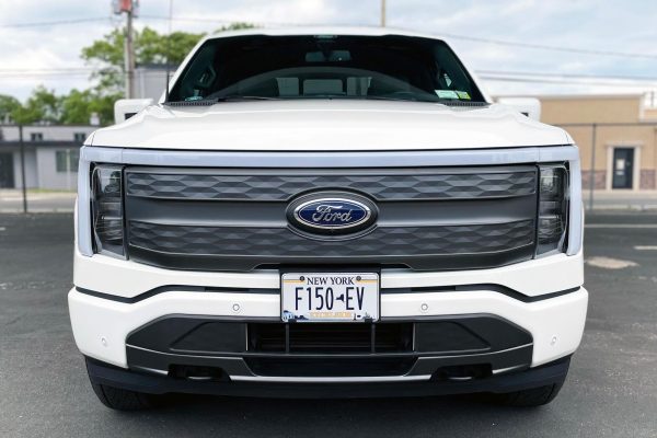 2022 Ford F-150 Lightning Lariat - Image 48