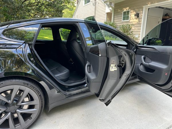 2022 Tesla Model S - Image 27