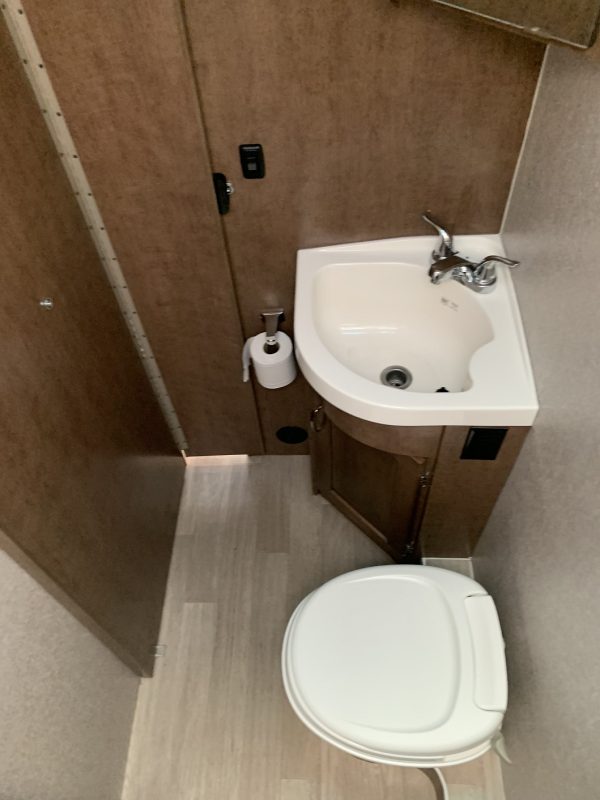 2020 Winnebago VITA 24P - Image 28