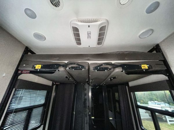 2021 Jayco Seismic 4113 - Image 31