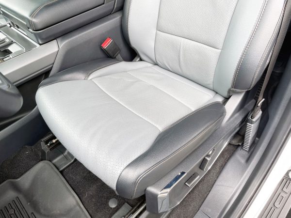 2022 Ford F-150 Lightning Lariat - Image 53