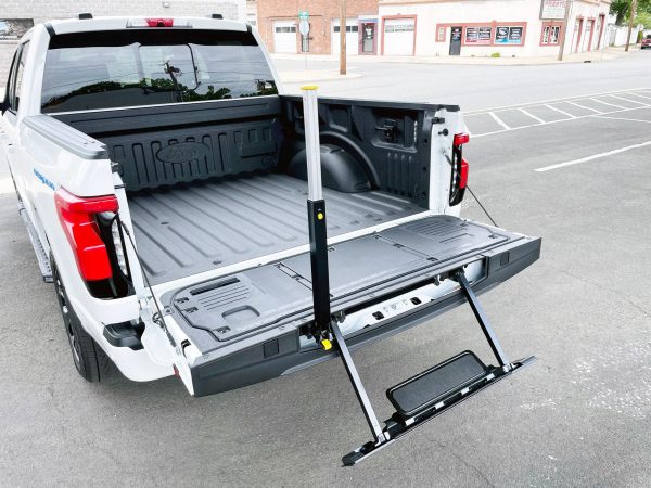 2022 Ford F-150 Lightning Lariat - Image 54