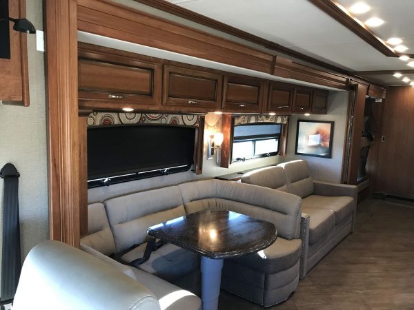 2017 Fleetwood Pace Arrow LXE 38B - Image 41