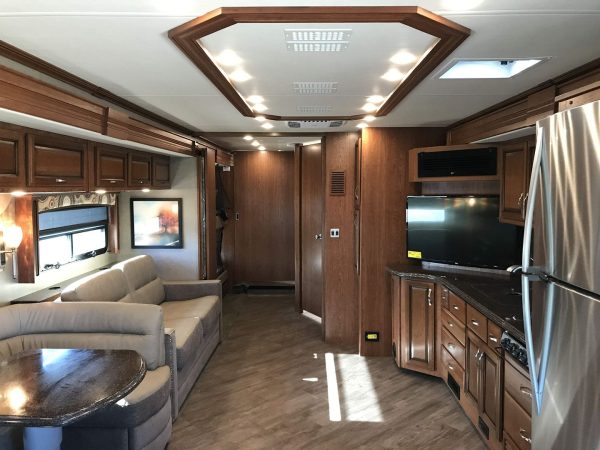 2017 Fleetwood Pace Arrow LXE 38B - Image 42
