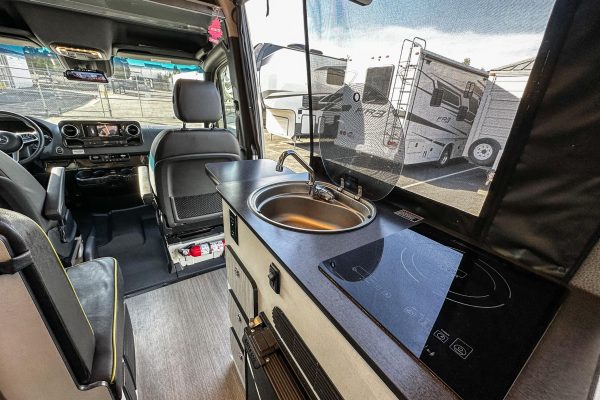 2020 Winnebago Revel 4x4 - Image 29