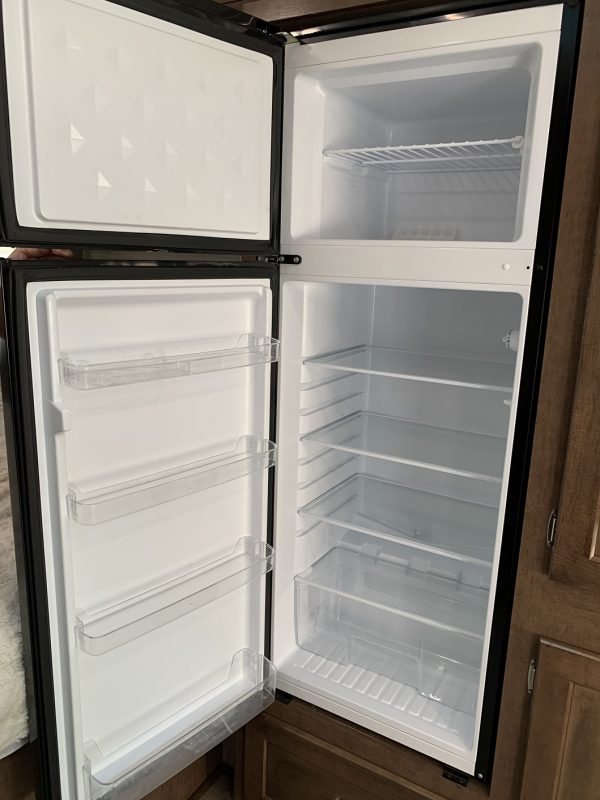 2020 Winnebago VITA 24P - Image 32