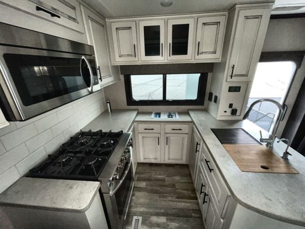 2021 Jayco Seismic 4113 - Image 35