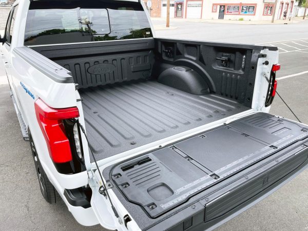 2022 Ford F-150 Lightning Lariat - Image 61