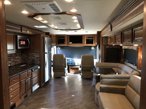 2017 Fleetwood Pace Arrow LXE 38B - Image 49