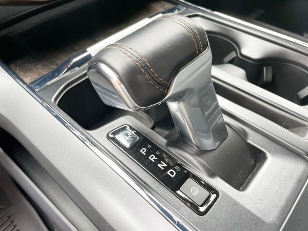 2022 Ford F-150 Lightning Lariat - Image 63
