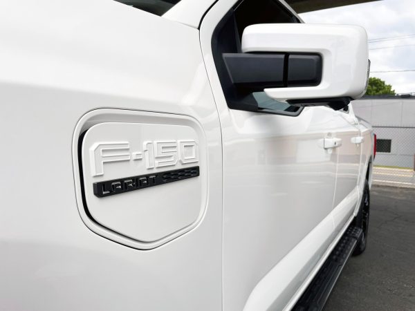 2022 Ford F-150 Lightning Lariat - Image 65