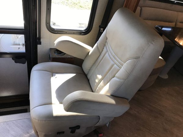 2017 Fleetwood Pace Arrow LXE 38B - Image 51
